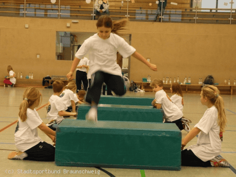 Kinder entdecken den Sport