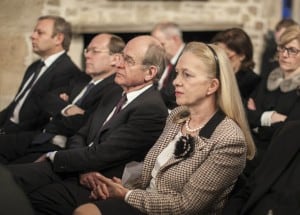 Interessierte Zuhörer: (von links) Erika und Richard Borek, Dr. Lothar Hagebölling und Jürgen Brinkmann, Vorstandsvorsitzender der Volksbank BraWo. Foto: Peter Sierigk