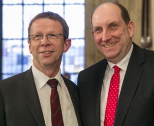 Wolfsburgs Oberbürgermeister Klaus Mohrs und der Regionalbeauftragte des Landes für Braunschweig, Matthias Wunderling-Weilbier. Foto: Peter Sierigk