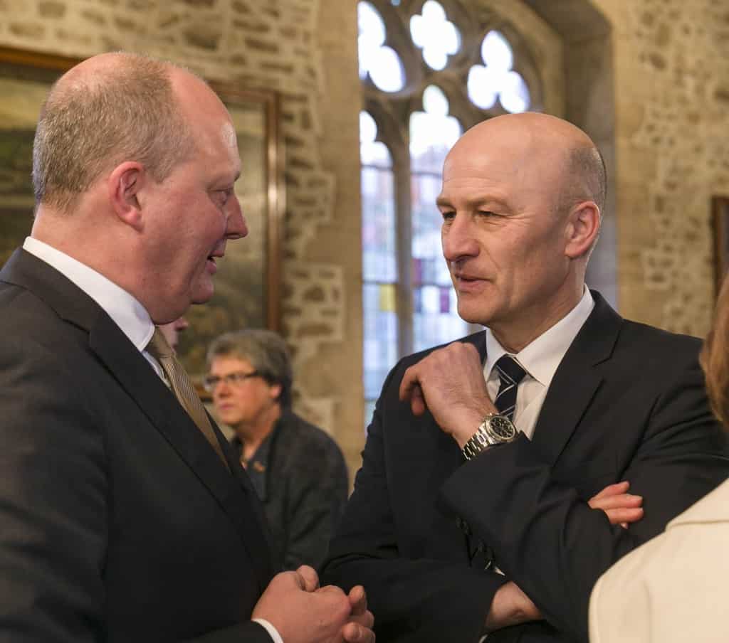 Otto Ferdinand Wachs, Sprecher der Geschäftsführung der Autostadt GmbH, und Frank Witter Vorstandsvorsitzender der Volkswagen Financial Services AG. Foto: Peter Sierigk