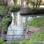 Im Umfeld des Zusammenflusses von Bossel- und Wendenmühlengraben soll die Mauer wieder aufgebaut werden. Foto: Udo Gebauhr