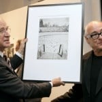 Richard Borek (mit gerahmten Foto) und Michael Meyersfeld. Foto: Borek