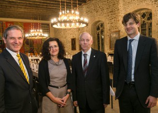 Henning Borek, Konservator von „Braunschweigs Stiftung, begrüßte (von links) Gabriele Heinen Kljajic, niedersächsische Ministerin für Wissenschaft und Kultur, Rüdiger Becker, Direktor der evangelischen Stiftung Neuerkerode, und Erbprinz Ernst-August. Foto: Peter Sierigk