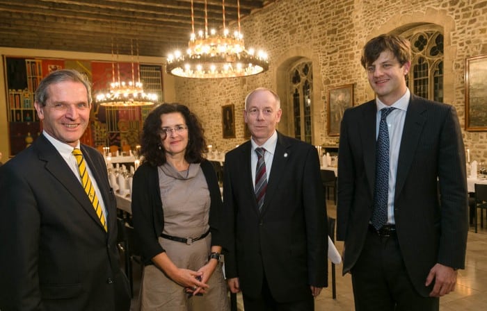 Henning Borek, Konservator von „Braunschweigs Stiftung, begrüßte (von links) Gabriele Heinen Kljajic, niedersächsische Ministerin für Wissenschaft und Kultur, Rüdiger Becker, Direktor der evangelischen Stiftung Neuerkerode, und Erbprinz Ernst-August. Foto: Peter Sierigk