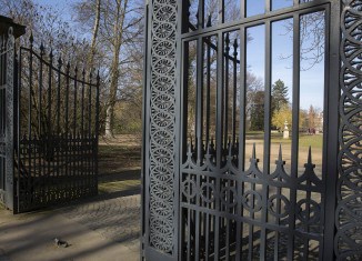 Das restaurierte Tor zur Parkanlage Inselwall. Foto: Peter Sierigk