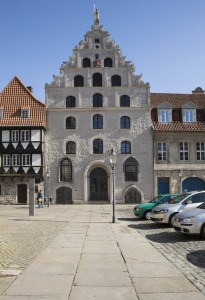 Gewandhaus Westseite, Platz an der Martinikirche. Foto: Peter Sierigk