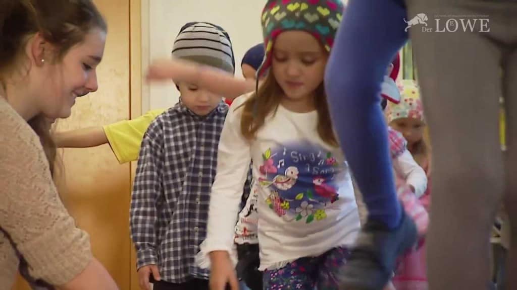 Video: Kinder entdecken den Sport