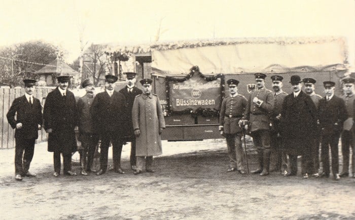 Übergabe des 1000. Büssing-Fahrzeuges an die Heeresverwaltung. Foto: Archiv E.-J. Zauner