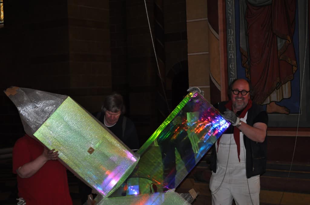 Ludger Hinse ist mit dem Stand der Installation zufrieden. Foto: Ralph-Herbert Meyer