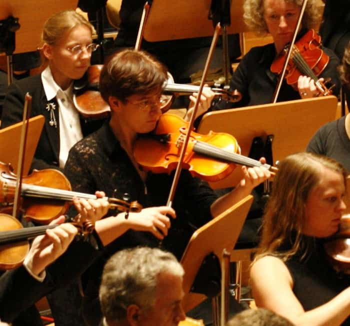 Violinistin Dr. Gabriele Streicher während eines Konzerts in Hamburg. Foto: privat