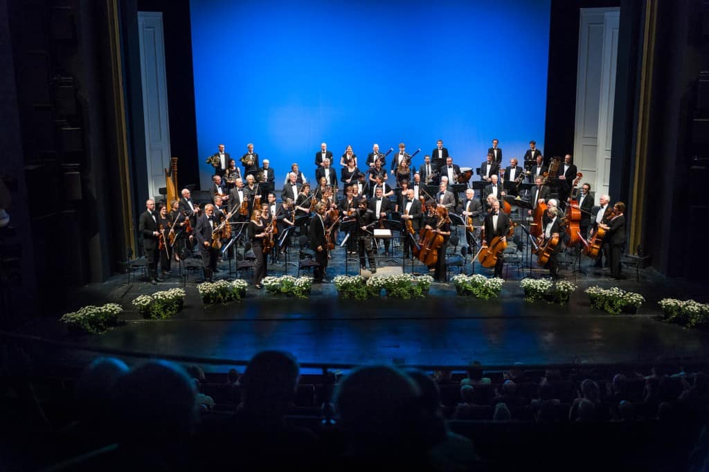 Dieses schöne Bild bot sich den Gästen des Benefizkonzerts. Foto: Peter Sierigk