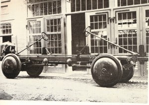 Ein Fahrgestell für das Büssing-Panzerfahrzeug A7V mit Doppellenkung, das ebenso schnell vorwärts- wie rückwärtsfahren konnte. Büssing-Foto Archiv E.-J. Zauner