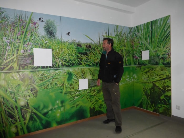 Bernd Hoppe-Dominik, Fachberater für das Projekt „Haus Entenfang“ in einem Ausstellungsraum. Foto: Bürgerschaft Riddagshausen