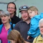 Am Rand der Schleuder klebt der erste Honig. Foto: Andreas Greiner-Napp