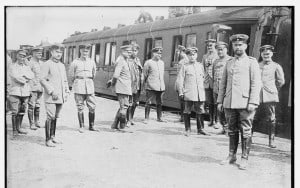 General von Emmich mit seinem Stab in Galizien. Foto: Historische Postkarte