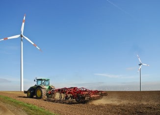 Das passt zusammen: Landwirtschaft und Windenergie. Foto: Andreas Greiner-Napp