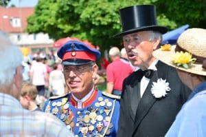 Braunschweiger Originale im Gespräch: der Deutsche Hermann und Rechen-August mit Besuchern des 12 Tages der Braunschweigischen Landschaft. Foto: Andreas Greiner-Napp