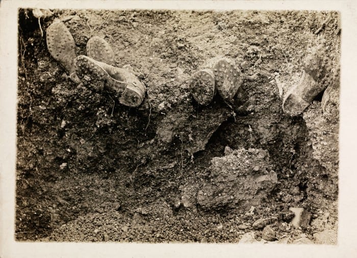 Verschüttete Soldaten, 1914 -1918, Fotograf unbekannt, privater Leihgeber, Reproduktion: Braunschweigisches Landesmuseum /C. Cordes