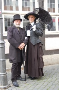 Thomas Ostwald als Friedrich Gerstäcker mit seiner Tochter. Foto: Museum