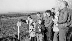 Sektlaune an der offenen Zonengrenze (11. November 1989). Foto: Bernd-Uwe Meyer