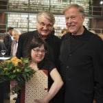 Seit dem Jahr 2000 wird der Lessing-Preis für Kritik vergeben. Das Foto zeigt die Preisträger 2012 Claus Peymann (rechts) und Nele Winkler. Foto: STIFTUNG NORD/LB • ÖFFENTLICHE