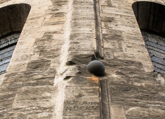 Die Eisenkugel am Dom. Foto: Peter Sierigk