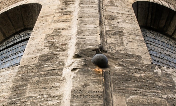 Die Eisenkugel am Dom. Foto: Peter Sierigk