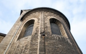 Die Eisenkugel steckt in der nach Osten gewandten Seite des Doms. Foto: Peter Sierigk