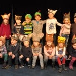 Die komplette Theatergruppe der Kita Quäker-Nachbarschaftsheim. Foto: Anke Meyer