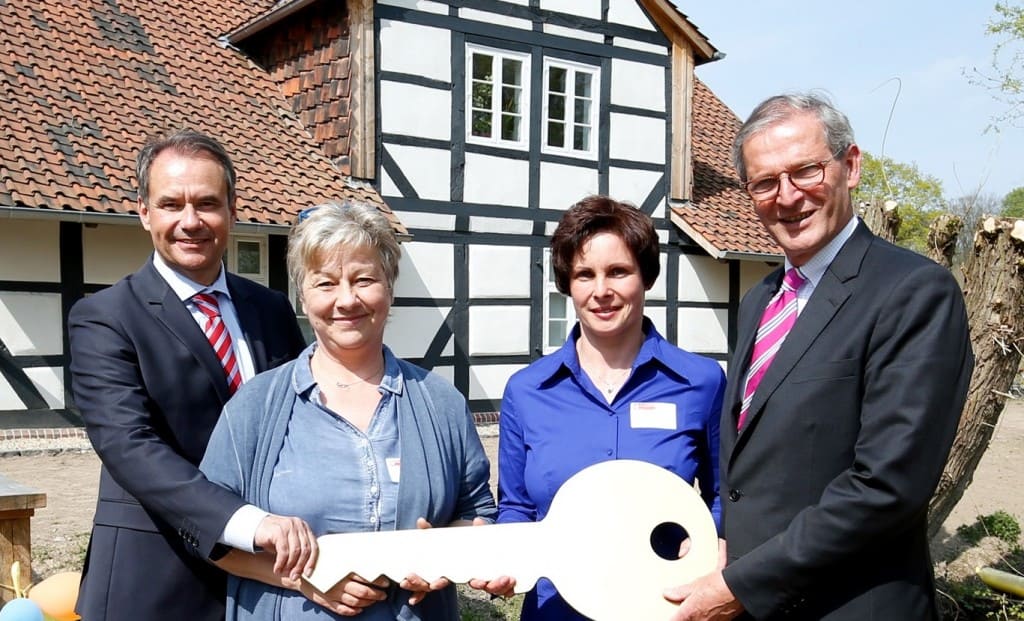 Schlüs­sel­über­gabe für Haus Entenfang
