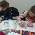 Zum besseren Verständnis der Märchen, Erzählungen und Legenden wird gemalt und gebastelt. Foto: privat