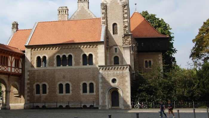 Die Abrisskante an der Burg. Foto: Thomas Ostwald