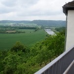 Blick von der Schlossterrasse auf die Weser. Foto: Die Braunschweigische Stiftung