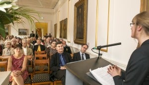 Anne-Kristin Rullmann, die Leiterin des Schlossmuseums, eröffnete die Ausstellung. Foto: Peter Sierigk