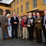 Die Gruppe mit Sachsen-Anhalts Ministerpräsident Dr. Reiner Haseloff, SBK-Präsident Dr. Gert Hoffmann und Prof. Dr. h.c. Gerd Biegel, Vorsitzender des Vereins Rettung Schloss Blankenburg, vor Beginn des Rundgangs. Foto: Andreas Greiner-Napp