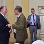Sachsen-Anhalts Ministerpräsident Dr. Reiner Haseloff und SBK-Präsident Dr. Gert Hoffmann im Gespräch. Foto: Andreas Greiner-Napp