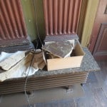 Abgeschlagene Reste der originalen Wandbemalung im Festsaal. Foto: Markus Gröchtemeier