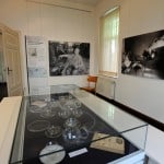 Blick in die Wagenfeld-Ausstellung in Boffzen. Foto: Stafanier Waske/Glasmuseum Boffzen