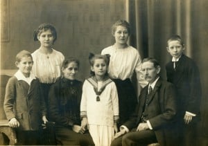 Die Familie Otto Bennemanns (rechts außen) aus dem Jahr 1917. Foto: Stadtarchiv G IX 76_725