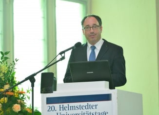 Tobias Henkel, Beiratsvorsitzender der Helmstedter Universitätstage und Direktor der Stiftung Braunschweigischer Kulturbesitz, während der Eröffnung im vergangenen Jahr. Foto: Andreas Greiner-Napp