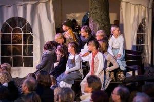 Auch viele Kinder übernahmen Rollen in der Oper „Martha“ oder waren Statisten. Fotos: Sebastian Petersen