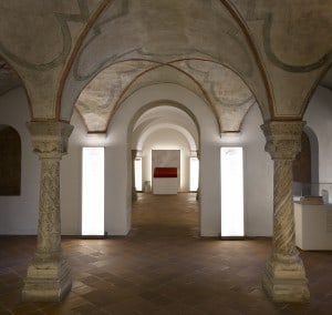 Blick vom Parlatorium in den Kapitelsaal im Kloster St Aegidien. Foto: A. Pröhle, BLM