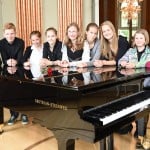 Mert, Emil, Johanna, Charlotte, Tordis, Clara, Marlene, July und Gesa spielten im Schloss Richmond. Foto: KinderKlassik.com