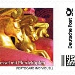 Prunksessel mit Pferdeköpfen