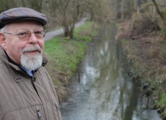 Stadtheimatpfleger Reinhard Wetterau am Karl-Kanal. Foto: meyermedia