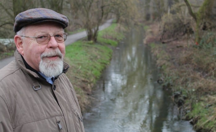 Stadtheimatpfleger Reinhard Wetterau am Karl-Kanal. Foto: meyermedia