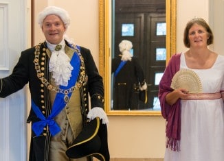 Fürstliche Audienz im Schloss: Kostümführungen mit Herzog Carl Wilhelm Ferdinand und Herzogin Marie. Foto: Schlossmuseum