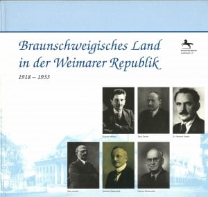 Der Katalog zur Ausstellung mit zum Teil unveröffentlichten Fotoaufnahmen. Foto: Ausstellungskatalog