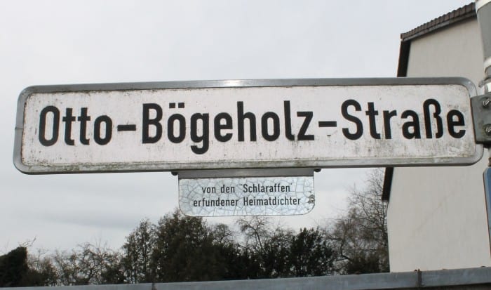 Schild der Otto-Bögeholz-Straße in Watenbüttel. Foto: meyermedia