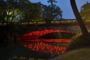 „Evokation in Rot“ von Yvonne Goulbier, 2008, Foto: Jürgen Brinkmann